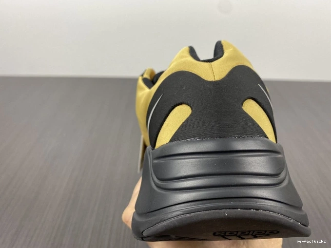 'Honey Yeezy 700 Flux' Boost MNVN GZ0717 0731